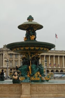Central Fountain At Place De la Concorde