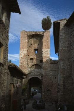 The back gate of the town of Assissi