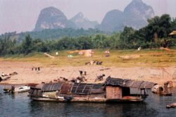 Li Jiang River House Boat