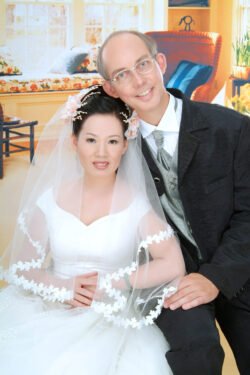 Ron and Weifang's Wedding Photos - In Traditional Western Attire Ron and Weifang's Wedding Photos - In Traditional Western Attire