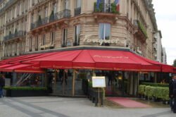 Cafe Fouguets on Champs Elysees'
