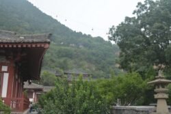 A View of Huaqing Palace view of Huaqing Palace, also known as the Huaqing Hot Springs, located at the northern foot of Mount Lishan in the Lintong District of Xi'an, China.