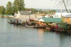 Floating Homes on the Columbia River